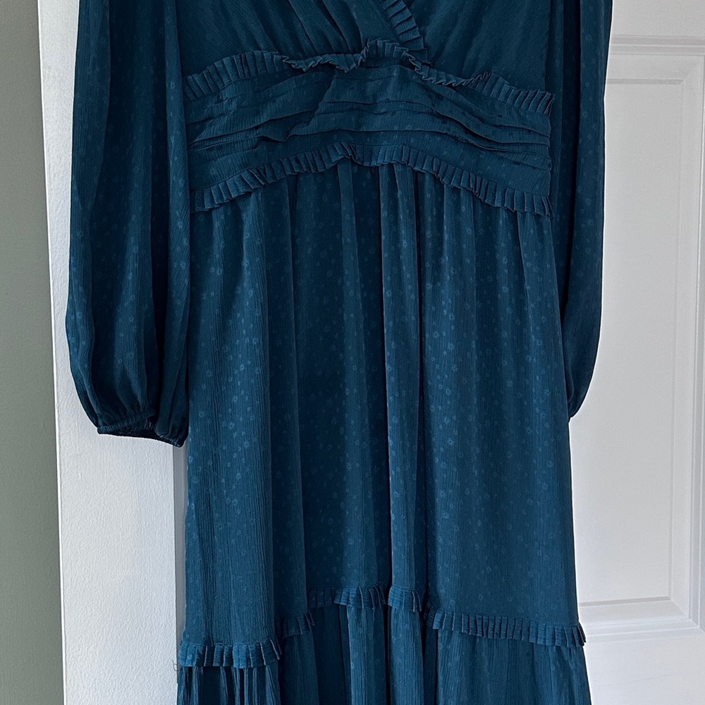 Max Studio Blue Long Sleeve V-Neck Dress